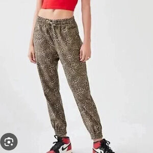 ARITZIA Alix Pant XXS Grey Purple Leopard Cheetah Print Joggers 100% Cotton Pant